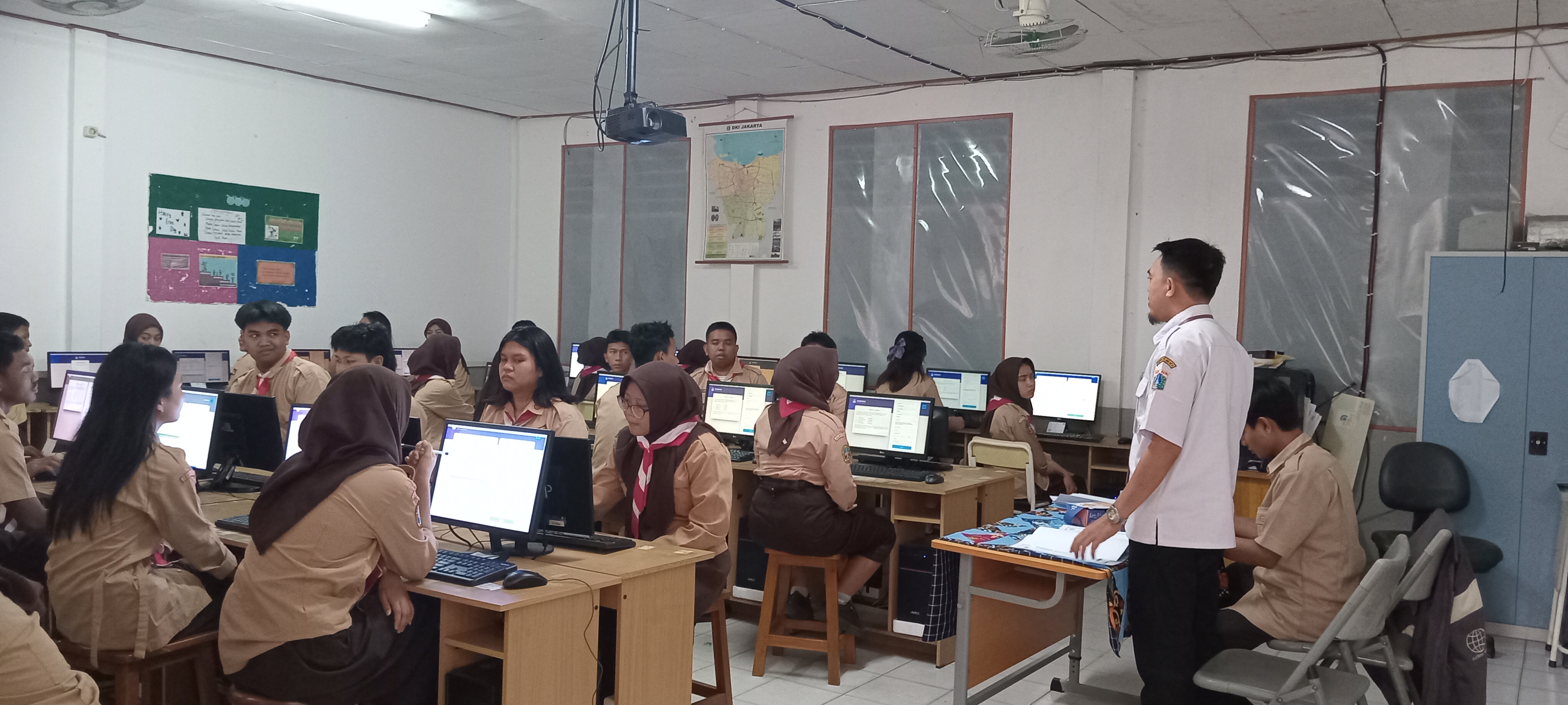 SMK Remaja Pluit Ikuti Tes Kemampuan Akademik