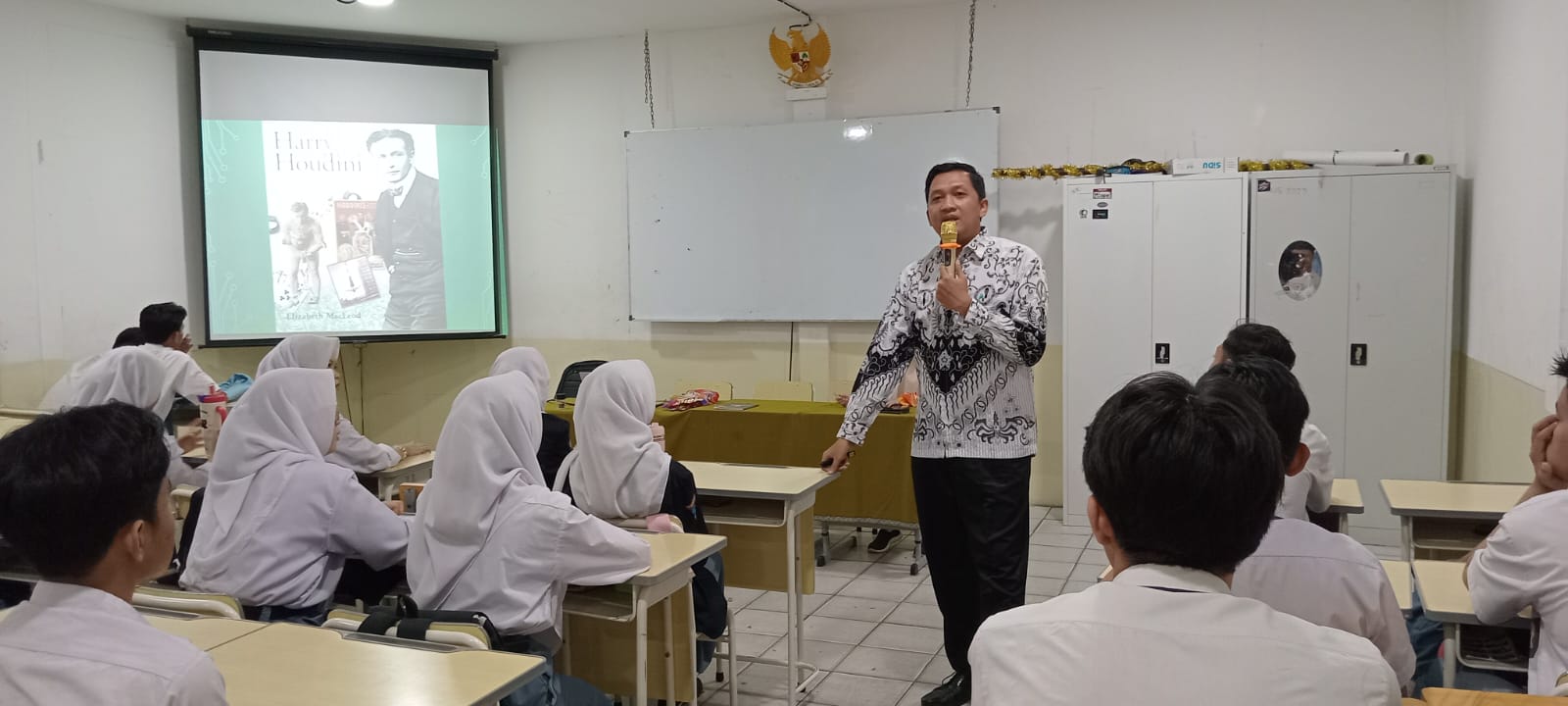 Galeri: kegiatan Meningkatkan kemampuan berpikir kritis dan siap kerja di era digital - SMK Remaja Pluit