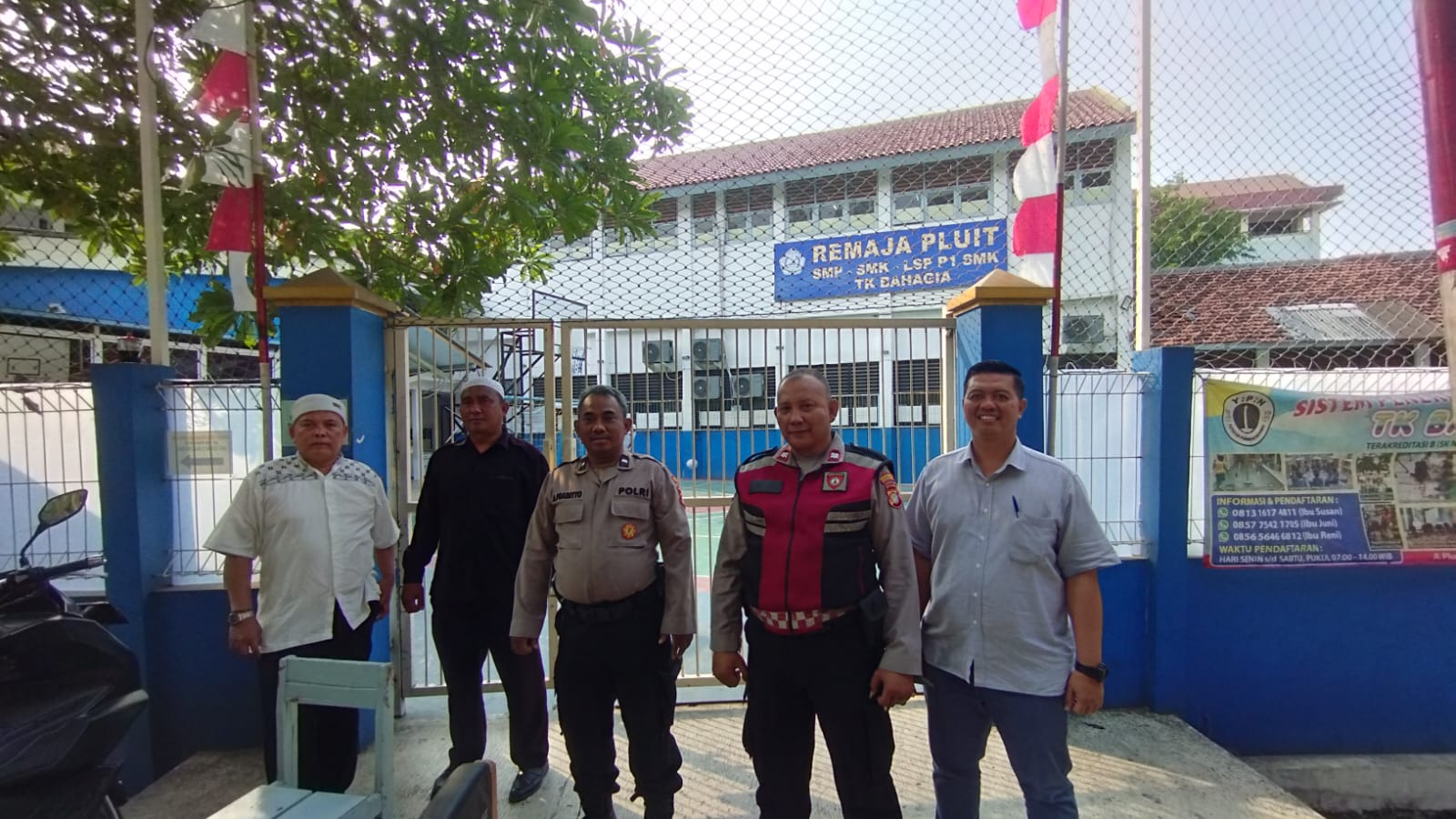 Standby dengan anggota Polsek Penjaringan
